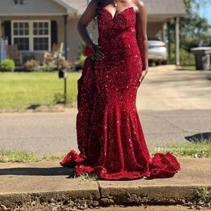 Red sequins sparkling Formal style dress